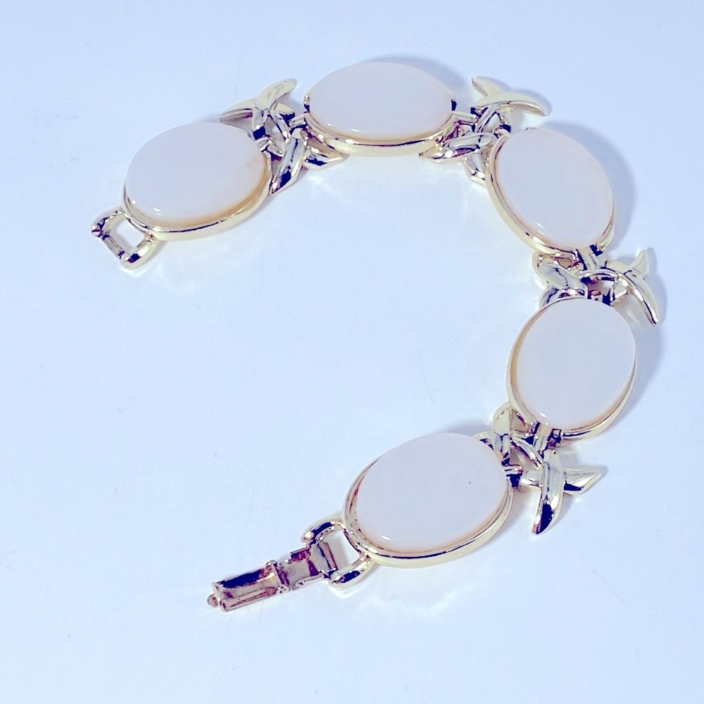 Vintage Mother of Pearl Gold Plate Signed (Coro) Bracelet with Fold-over Clasp